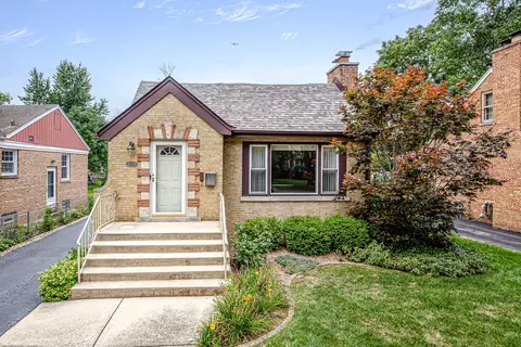 9136 Sproat Ave, Oak Lawn, IL 60453