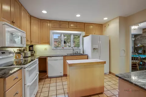 135 E Hawthorne Ct, Lake Bluff, IL 60044 photo 15