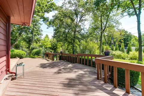 135 E Hawthorne Ct, Lake Bluff, IL 60044 photo 33