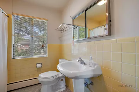 135 E Hawthorne Ct, Lake Bluff, IL 60044 photo 24