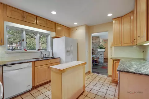 135 E Hawthorne Ct, Lake Bluff, IL 60044 photo 16