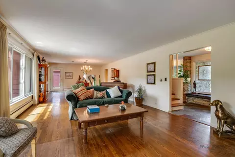 135 E Hawthorne Ct, Lake Bluff, IL 60044 photo 10