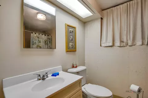 135 E Hawthorne Ct, Lake Bluff, IL 60044 photo 29