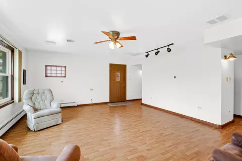 7824 W 74th St, Bridgeview, IL 60455 photo 4