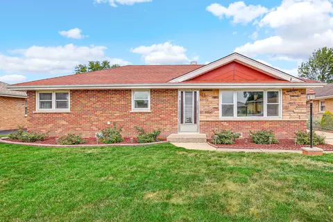 7824 W 74th St, Bridgeview, IL 60455