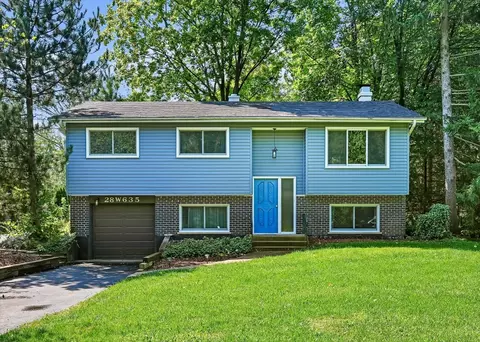 28 W635 Hickory Ln, West Chicago, IL 60185