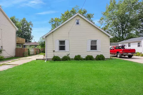 Exterior - 211 S Coolidge St, Normal, IL 61761 photo 2 of 6
