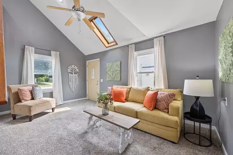 Living - 211 S Coolidge St, Normal, IL 61761 photo 2 of 3