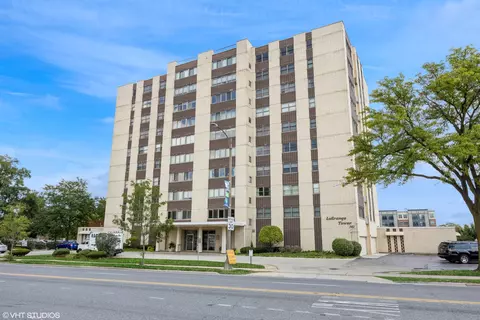 141 N La Grange Rd #502, La Grange, IL 60525
