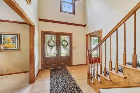 Entry Way - 761 Kylemore Dr, Des Plaines, IL 60016 photo 2 of 3
