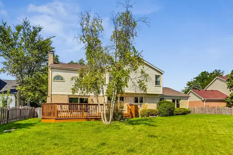 Exterior - 761 Kylemore Dr, Des Plaines, IL 60016 photo 7 of 10