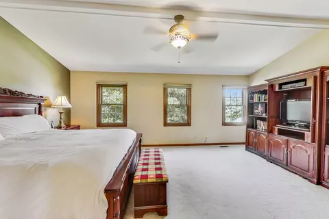 Bedroom - 761 Kylemore Dr, Des Plaines, IL 60016 photo 2 of 6