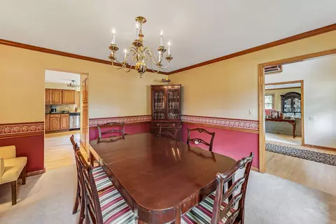 Dining - 761 Kylemore Dr, Des Plaines, IL 60016 photo 3 of 4