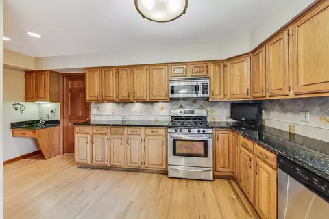 Kitchen - 761 Kylemore Dr, Des Plaines, IL 60016 photo 2 of 3
