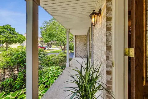 Exterior - 761 Kylemore Dr, Des Plaines, IL 60016 photo 3 of 10