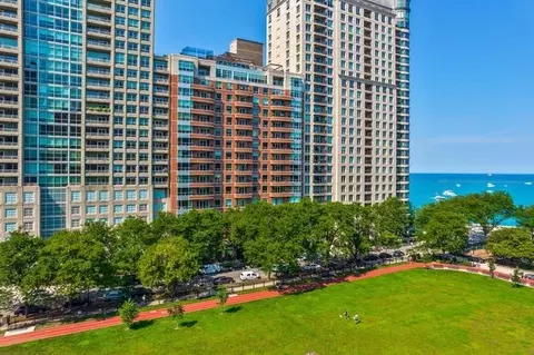 270 E Pearson St #401, Chicago, IL 60611