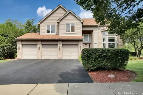 715 Saddlewood Dr, Wauconda, IL 60084