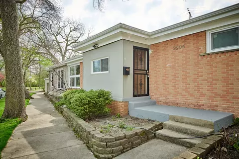 3209 W Ardmore Ave, Chicago, IL 60659