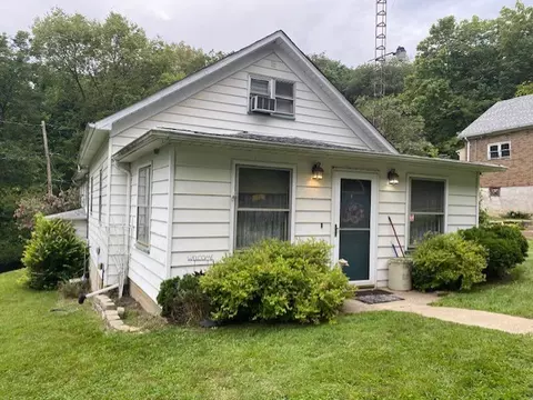 12519-27 East St, Depue, IL 61322