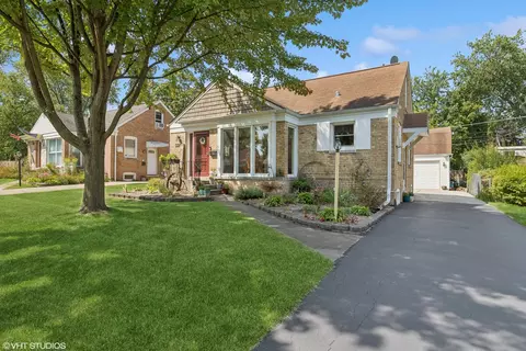 226 Harlem Ave, Glenview, IL 60025