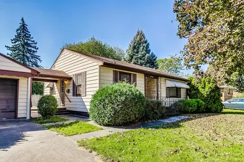 928 Cook Blvd, Bradley, IL 60915
