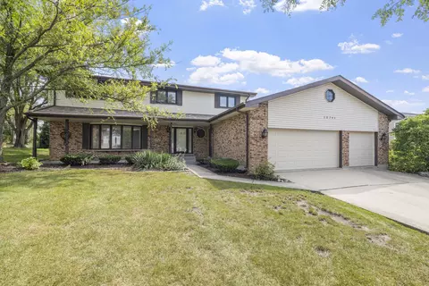 13741 Natchez Trail Dr, Orland Park, IL 60462