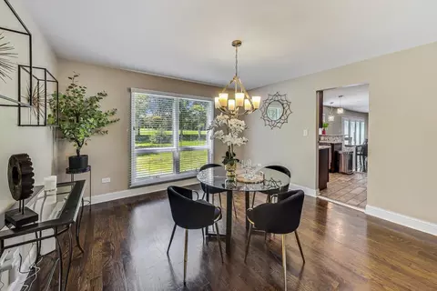 Dining - 2440 207th St, Olympia Fields, IL 60461 photo 2 of 4