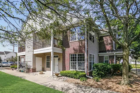 1970 Parkside Dr #1970, Shorewood, IL 60404