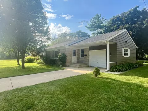 723 Mckee St, Batavia, IL 60510