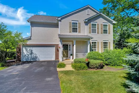 212 Larsdotter Ln, Geneva, IL 60134