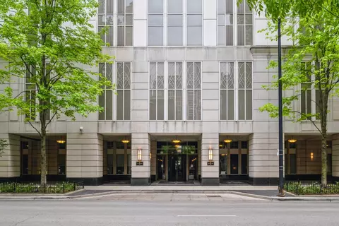 55 Erie St #5002, Chicago, IL 60611