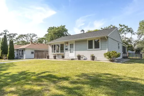 Exterior - 2802 Campbell St, Rolling Meadows, IL 60008 photo 7 of 8