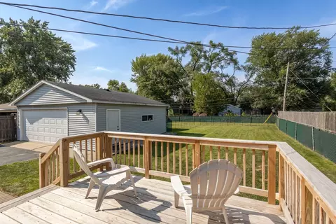 Exterior - 2802 Campbell St, Rolling Meadows, IL 60008 photo 5 of 8