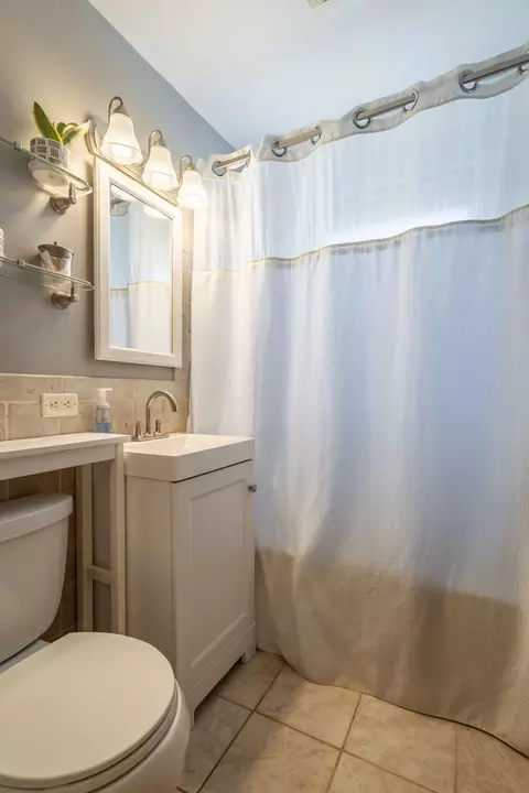 Bath - 2802 Campbell St, Rolling Meadows, IL 60008 photo 2 of 2