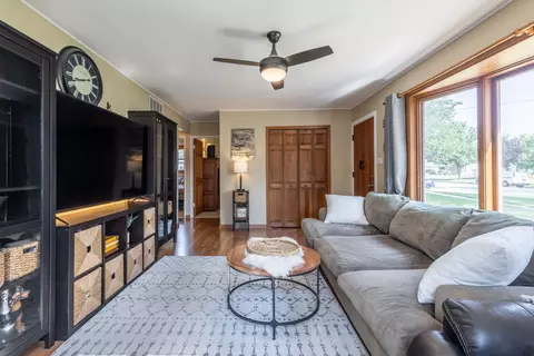 Living - 2802 Campbell St, Rolling Meadows, IL 60008 photo 1 of 1