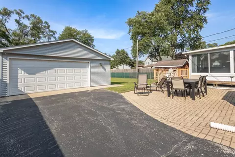 Exterior - 2802 Campbell St, Rolling Meadows, IL 60008 photo 3 of 8