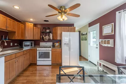 Kitchen - 2802 Campbell St, Rolling Meadows, IL 60008 photo 1 of 3