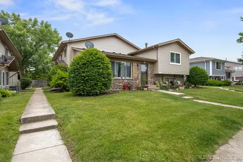 29 W529 Winchester Cir #3, Warrenville, IL 60555