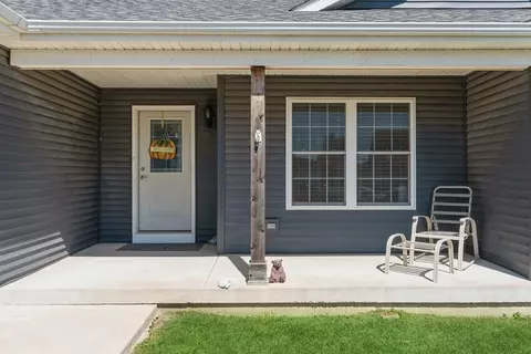 730 Casey Dr, Minooka, IL 60447 photo 2