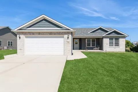 730 Casey Dr, Minooka, IL 60447