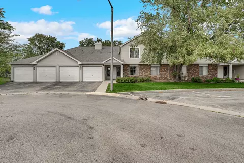 7020 Remington Ct #203, Woodridge, IL 60517