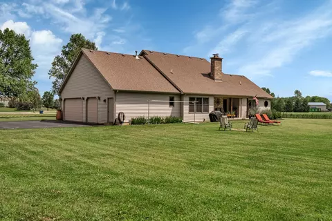 Exterior - 2052 N 3569th Rd, Serena, IL 60549 photo 2 of 7