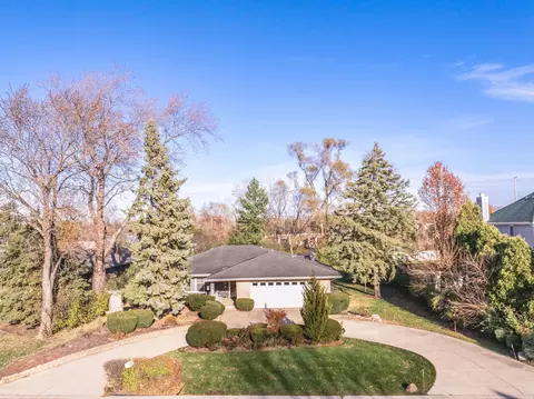 1711 N Lynda Dr, Palatine, IL 60074