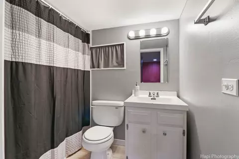 Bath - 721 Kingston Blvd, Mchenry, IL 60050 photo 2 of 2