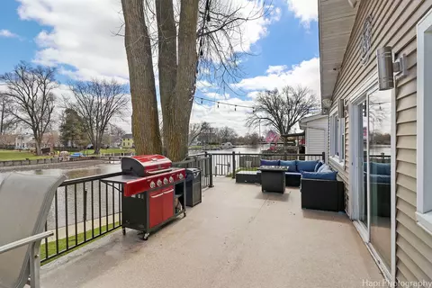 Exterior - 721 Kingston Blvd, Mchenry, IL 60050 photo 3 of 5