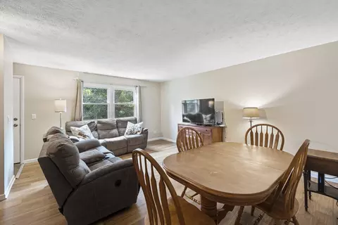 Dining - 105 E Lincoln #H, Normal, IL 61761 photo 1 of 1