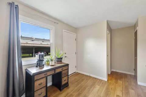 Entry Way - 105 E Lincoln #H, Normal, IL 61761 photo 1 of 1