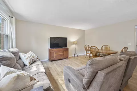 Living - 105 E Lincoln #H, Normal, IL 61761 photo 1 of 1