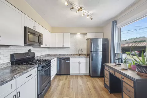 Kitchen - 105 E Lincoln #H, Normal, IL 61761 photo 1 of 2