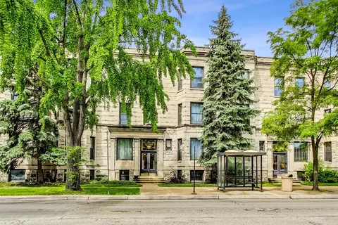 340 N Austin Blvd #3, Oak Park, IL 60302